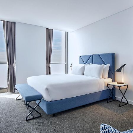 Meriton Suites Liverpool Zewnętrze zdjęcie A bedroom at the hotel