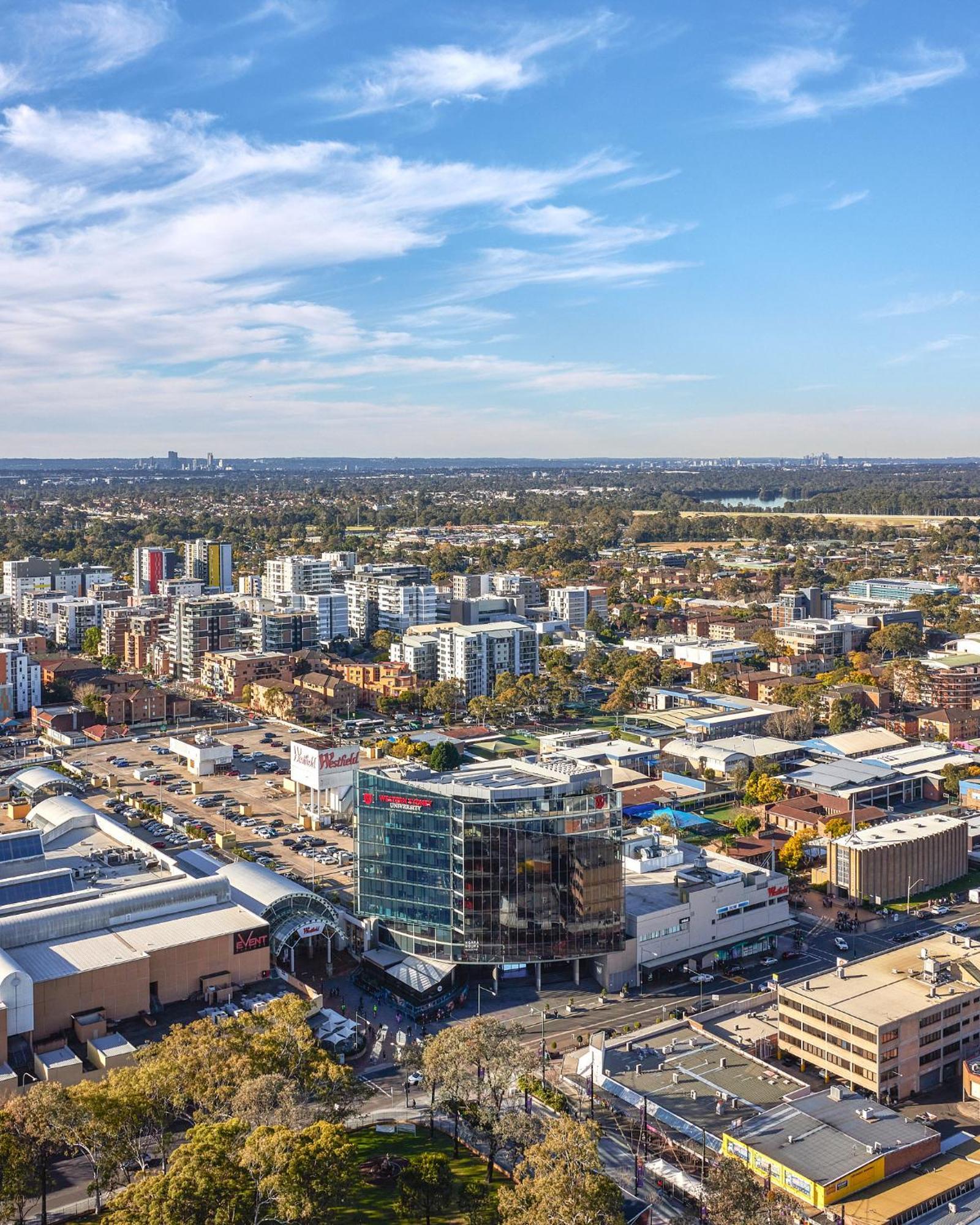 Meriton Suites Liverpool Zewnętrze zdjęcie Aerial view of the suburb