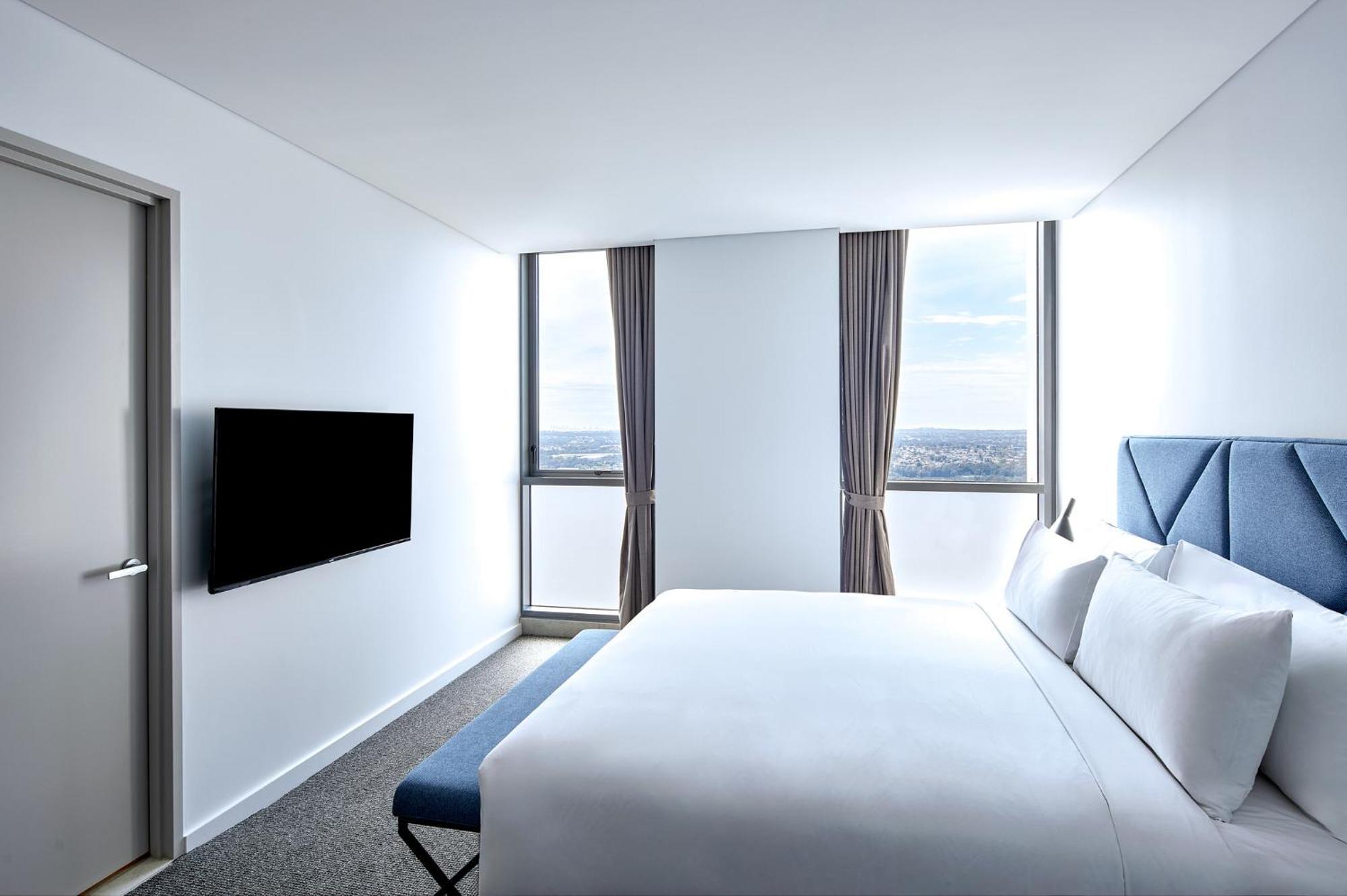 Meriton Suites Liverpool Zewnętrze zdjęcie A bedroom at the hotel