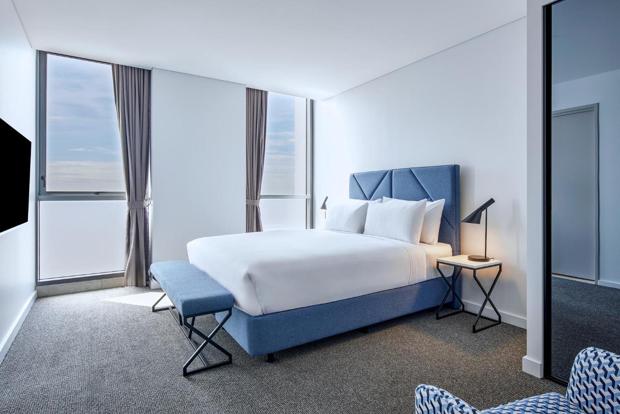 Meriton Suites Liverpool Zewnętrze zdjęcie A bedroom at the hotel