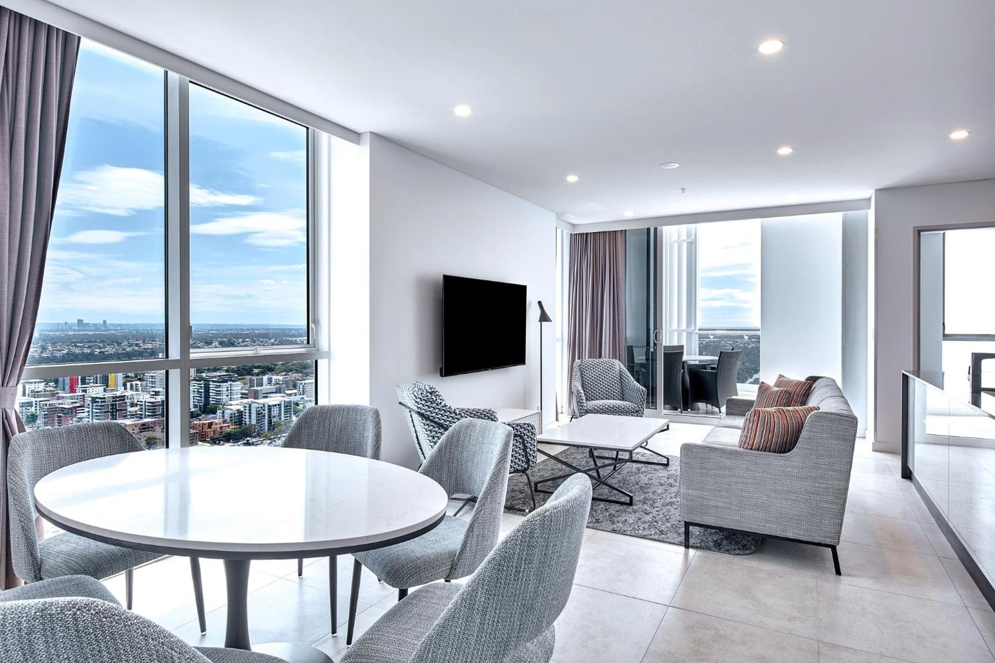 Meriton Suites Liverpool Zewnętrze zdjęcie A suite at the hotel